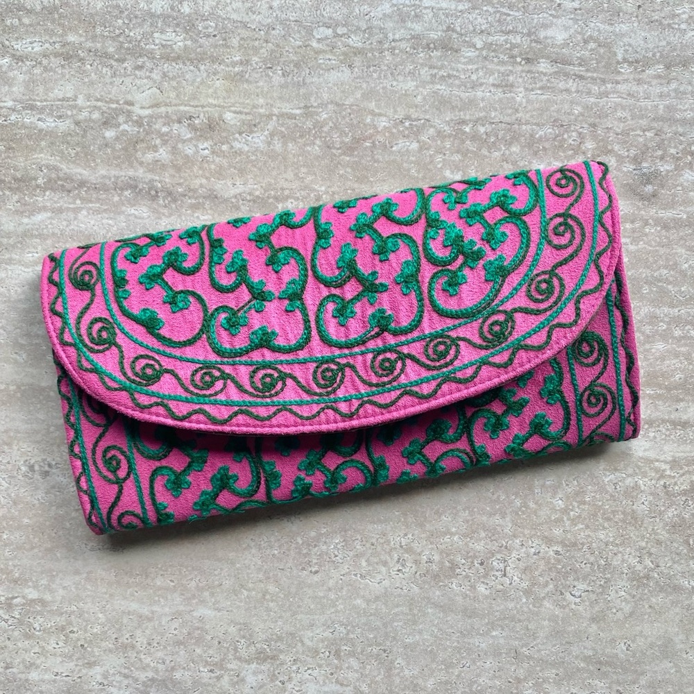 CLOSET CLOSING Boho Embroidered Fold Over Clutch